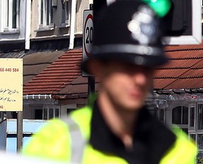 İngiltere'de camiye saldırı