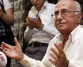 Cüneyt Arcayürek protesto edildi!