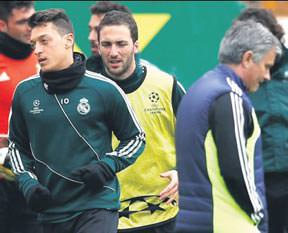 Mesut şaşkınlığı!