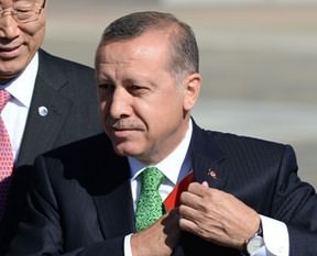 Başbakan yine bayrağı yerde bırakmadı