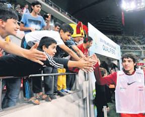 Kayseri millileri yalnız bırakmadı