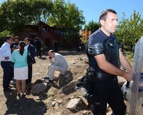 ODTÜ'de göstericiler polise saldırdı!