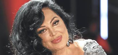 Türkân Şoray, Dünya Kadın Rejisörleri Festivali'nde Dönüş filmindeki başarısı nedeniyle Brüksel'de özel ödül aldı.