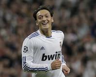 Baba Özil’den o iddialara sert cevap