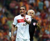 Vederson’un kaşı yarıldı!