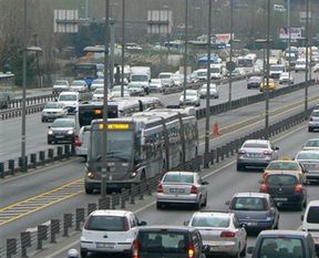 İlk gün korkulan olmadı