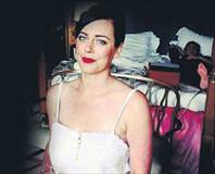 Kırmızıyla yatağa girdi