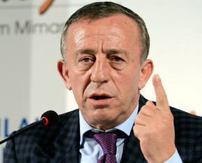 Ali Ağaoğlu'nun acı kaybı