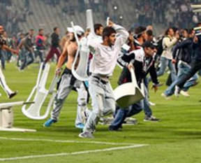 1 yıl boyunca men edildiler