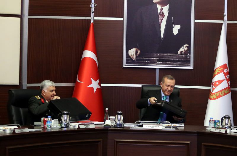 Kritik toplantıda gülümseten anlar-2