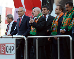 Vural Savaş CHP'ye katıldı