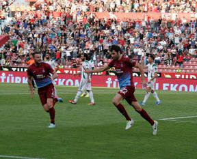 Avni Aker'de Mustafa Yumlu Fırtına'sı!