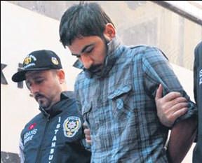 Halı sahadan silahlı soyguna