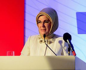 Fedakarlık etmeliyiz