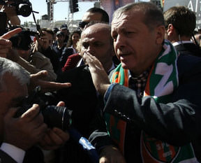 "Merkez Bankası'nı boşalttılar"