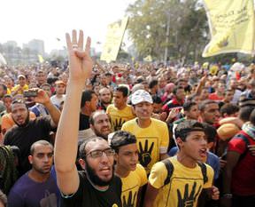 Kahire’de darbe karşıtı bir öğrenci öldürüldü
