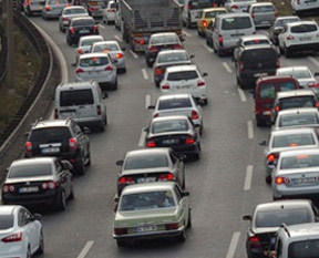 Bolu'da 10 kilometrelik araç kuyruğu