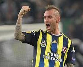 Meireles&Alves yetişiyor