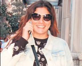 Yüzü gülüyor