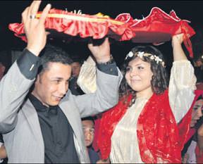 Rus geline Türk düğünü