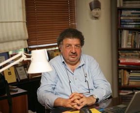 Oktay Ekinci'yi kaybettik