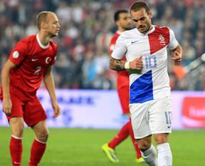 Sneijder gol sonrası bakın ne yaptı!