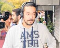 Sorulara kulak tıkadı