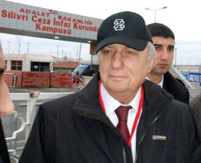 Balyoz gibi inen yalan