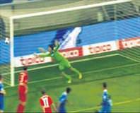 Auta giden topa gol verdi