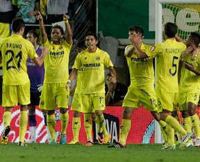 Villarreal evinde Valencia'yı dağıttı