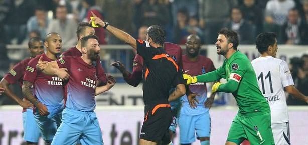Mustafa Akçay'dan zorunlu rotasyon!
