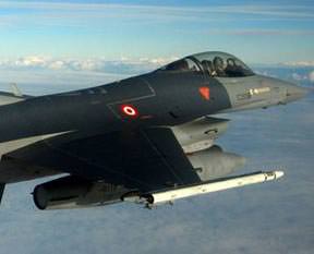 Suriye uçağına F-16’lı önleme