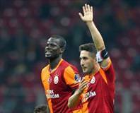 Eboue& Sabri yer değiştirdi