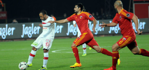 Antalya 1 puanı zor kurtardı