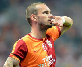 Sneijder gidiyor Nani geliyor