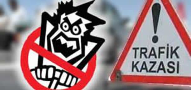 Polisleri taşıyan midibüs devrildi: 19 yaralı