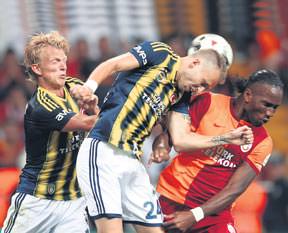 Fener kafadan kopartıyor!