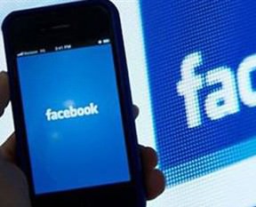 Facebook iPhone kullanıcılarını çıldırttı