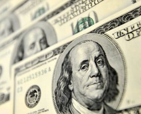 Dolar aldı başını gitti!