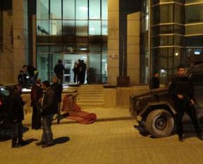 Hakkari Üniversitesi'ne saldırı!