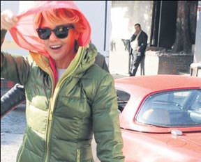 Ajda'ya kürk desteği