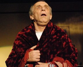 Ünlü sanatçı hayatını kaybetti