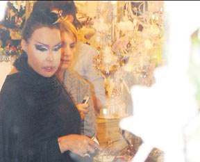 İki saatte 50 bin lira harcadı