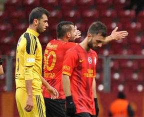 Galatasaray penaltılarla turladı!