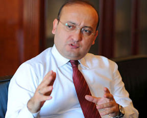 Hedefe AK Parti konuldu