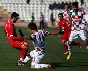 Balıkesirspor önüne geleni yıkıp geçiyor