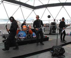 Metallica Antarktika'da konser verdi