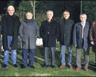 Duran adam modasına yönetim de uydu!