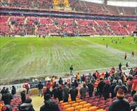 Çizme çamura yatıyor!