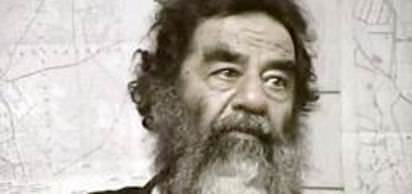 ABD askeri güçleri devrik Irak devlet başkanı Saddam Hüseyin'i Irak'ta saklandığı yerde yakaladı.